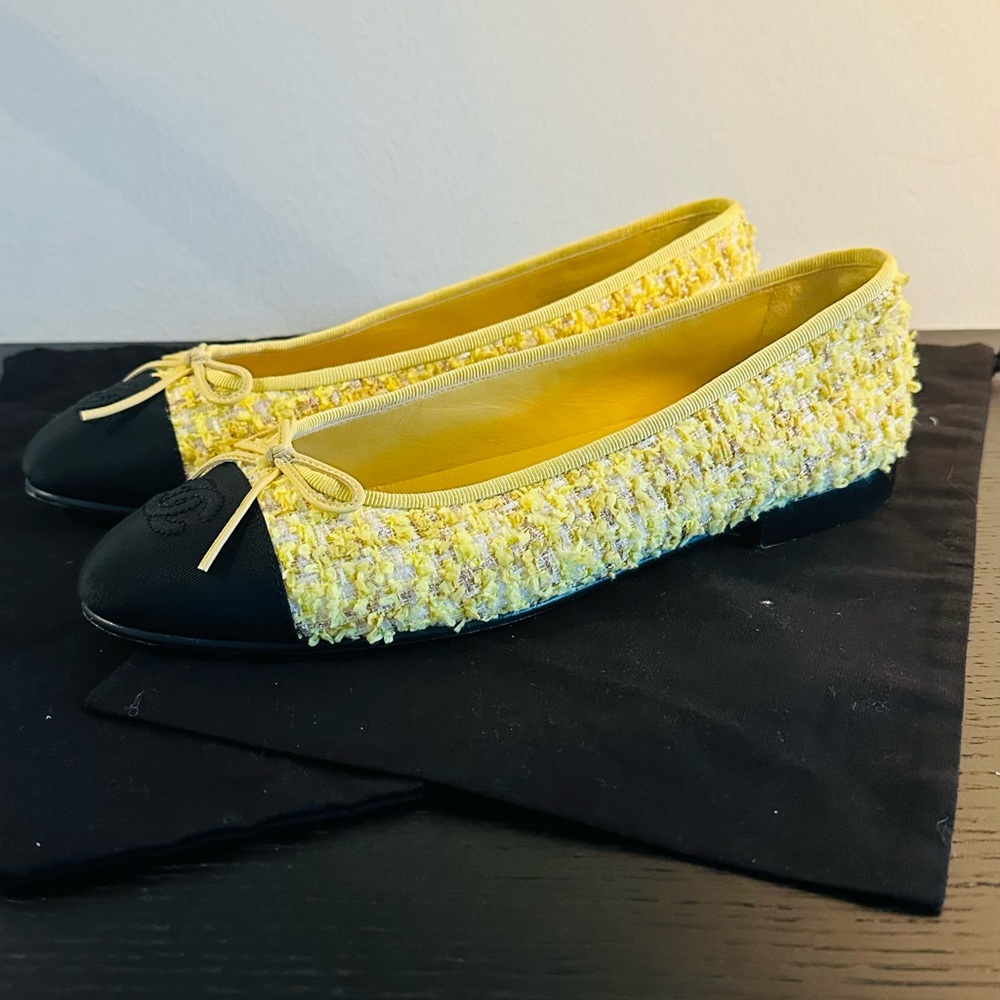 CHANEL YELLOW TWEED AND BLACK GROSGRAIN BALLERINA FLATS